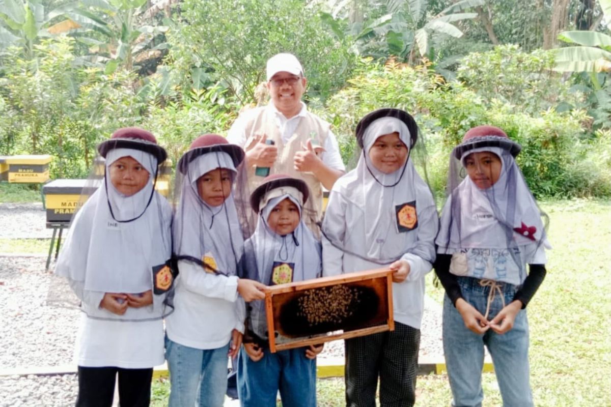 Ilustrasi dana zakat untuk artikel Dana Zakat Dorong Pendidikan Anak Yatim dan Dhuafa